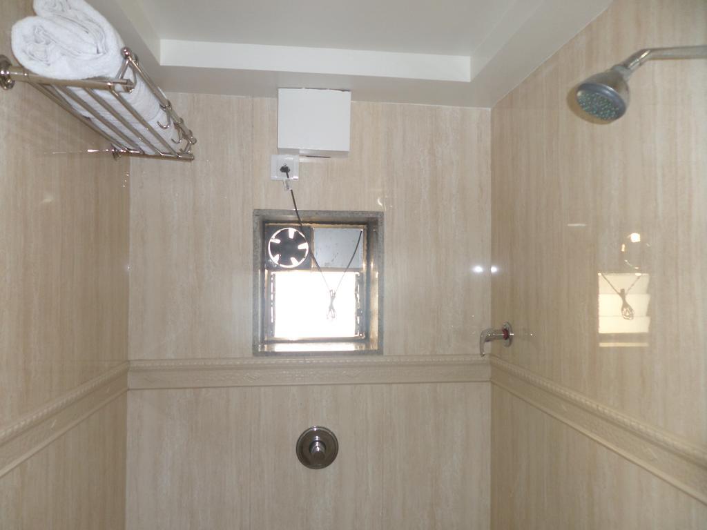 Hotel Risshi Residency Navi Mumbai Room photo